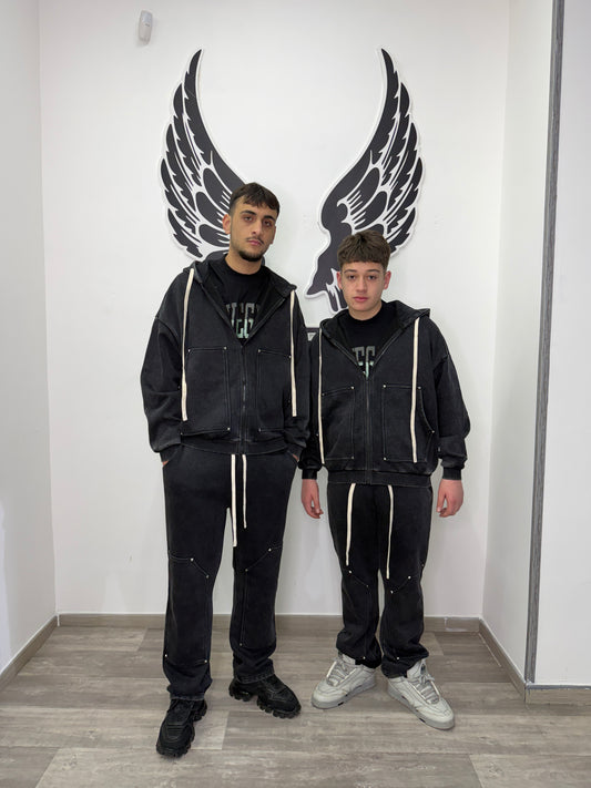 Tracksuit Carpenter